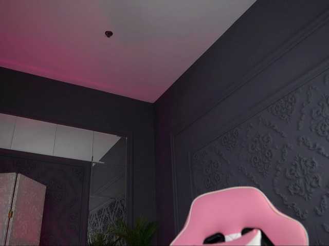 BrattyScarlet live cam