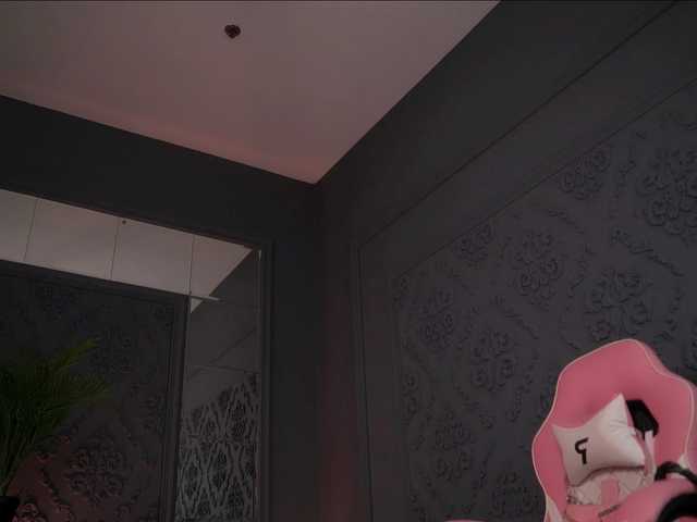 BrattyScarlet live webcam show