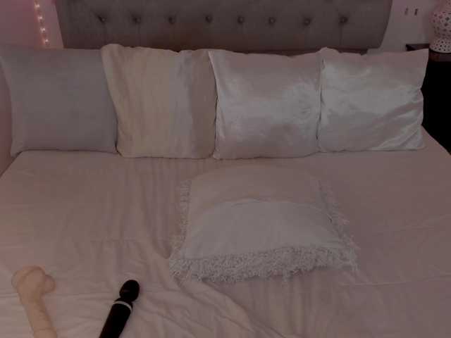 lau123's BongaCams show and profile