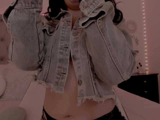 lau123 live cam on BongaCams