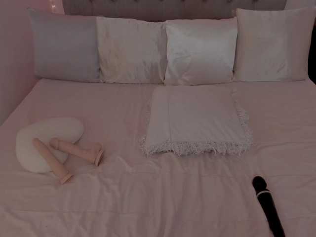 Lau123, 25 y/o - Live Cam on BongaCams
