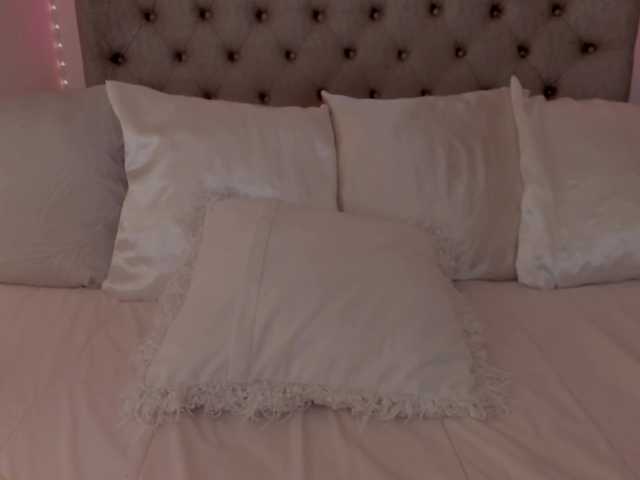 lau123's BongaCams show and profile