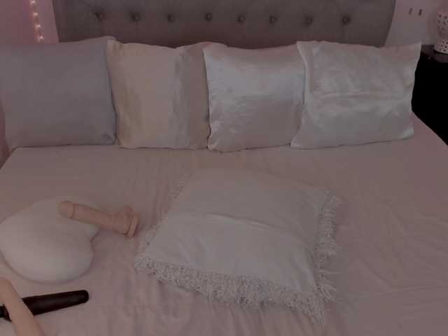 lau123's BongaCams show and profile