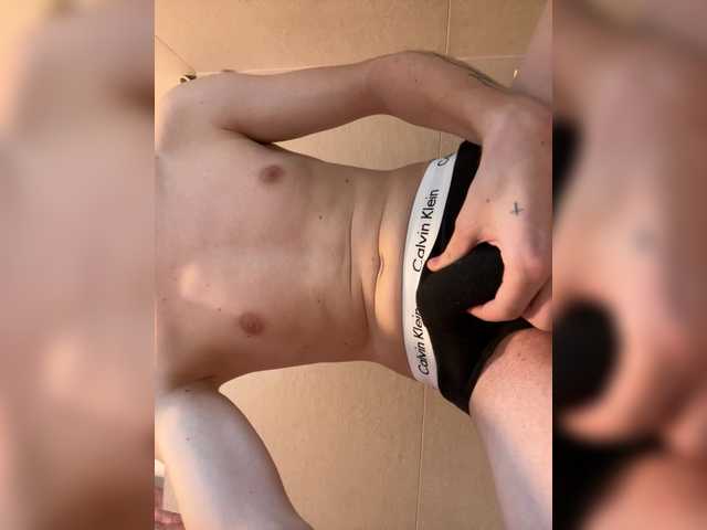 alexyhugo live webcam show