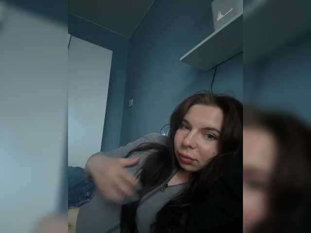 Lady-not-shy live webcam show