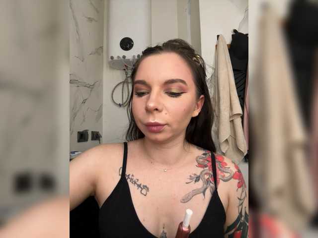 Lady-not-shy live cam on BongaCams