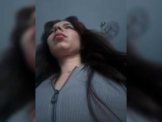 Lady-not-shy live webcam show
