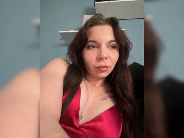 Lady-not-shy live webcam show