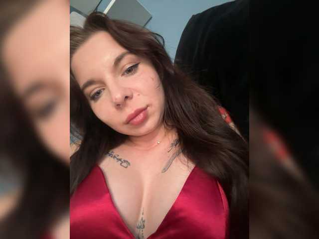 Lady-not-shy live webcam show