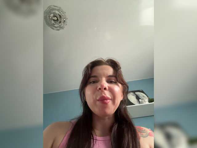 Lady-not-shy live webcam show