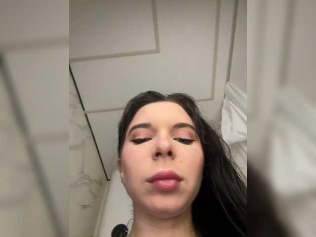 Lady-not-shy live cam on BongaCams