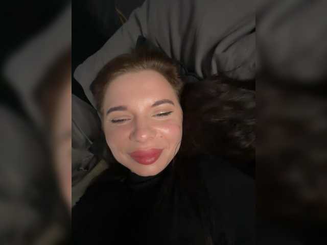 Lady-not-shy live webcam show