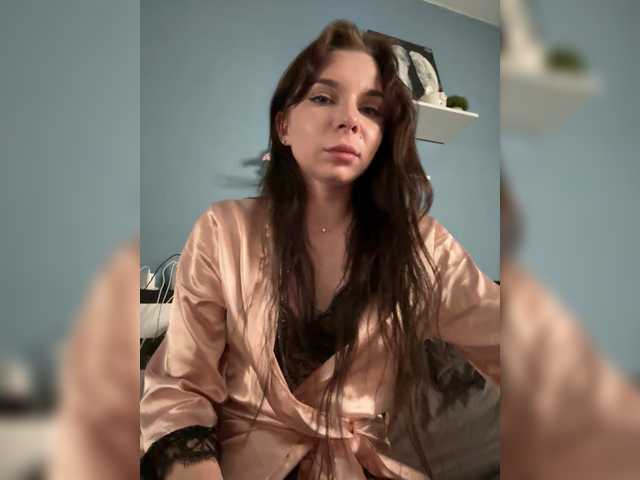 Lady-not-shy live webcam show