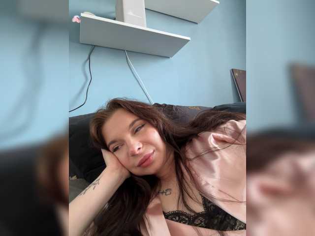 Lady-not-shy live cam on BongaCams