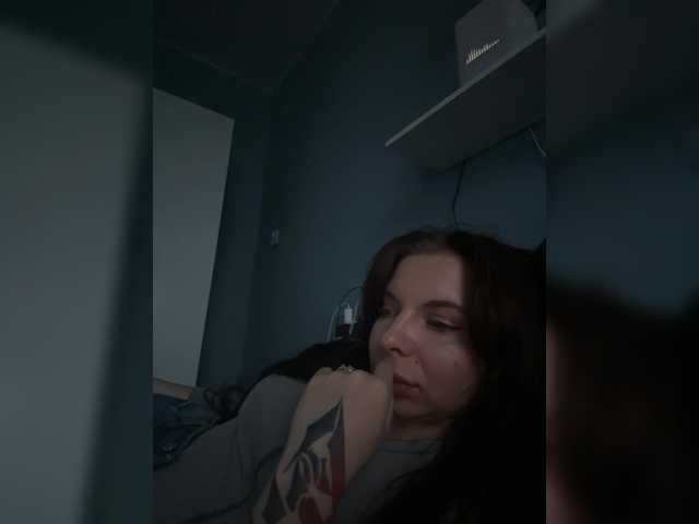 Lady-not-shy live webcam show