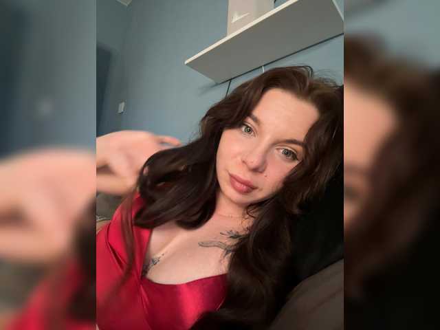 Lady-not-shy live webcam show