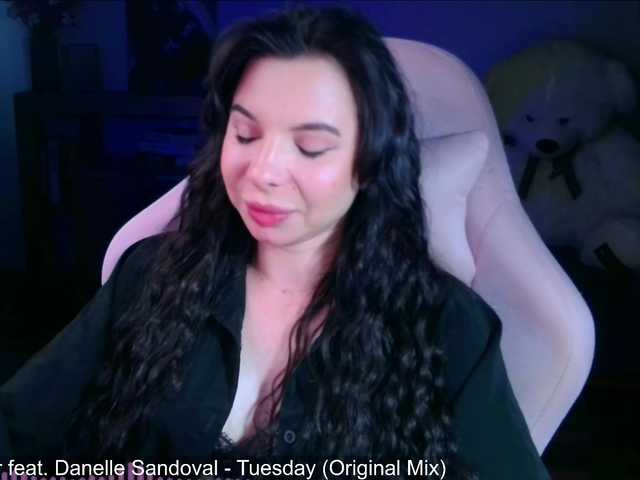 Lady-not-shy live cam on BongaCams
