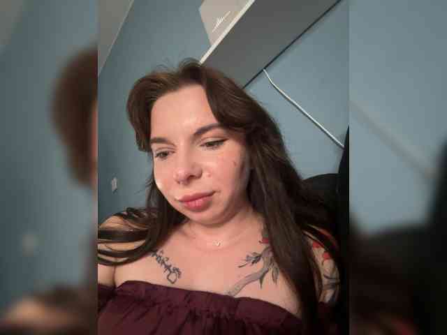 Lady-not-shy Live Webcam on BongaCams