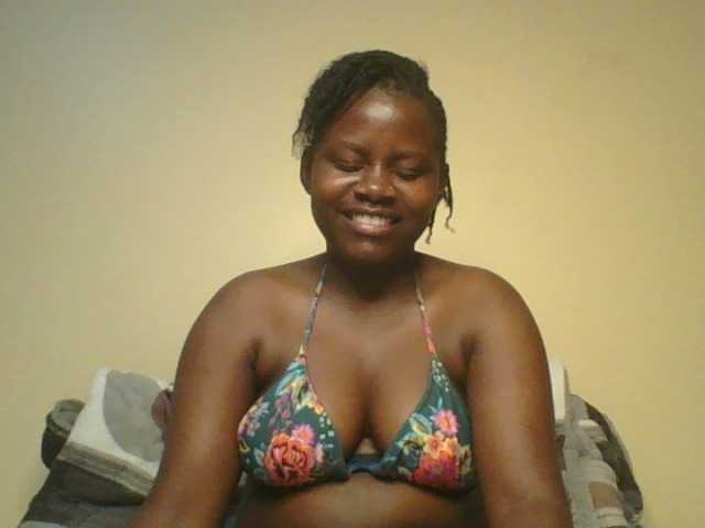 Loviett52 live cam on BongaCams
