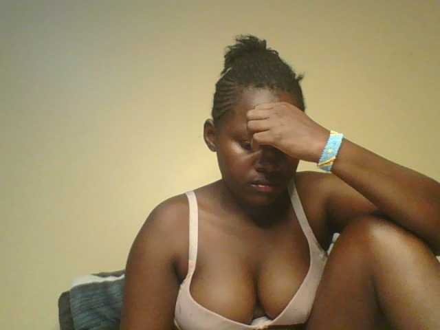 Loviett52 live cam on BongaCams