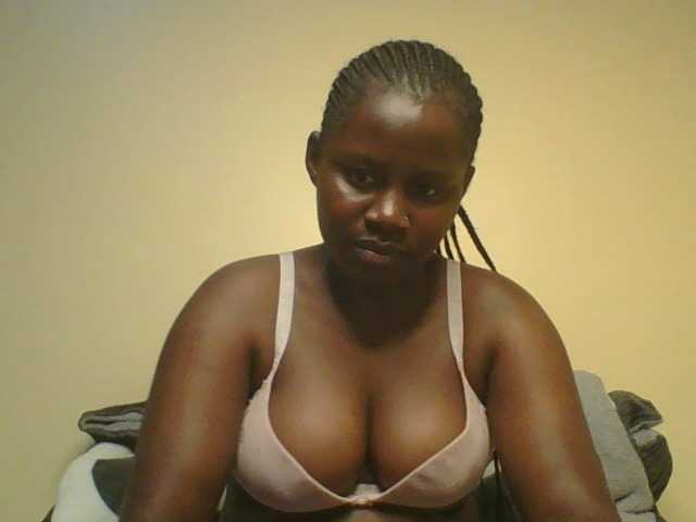 Loviett52 live cam on BongaCams
