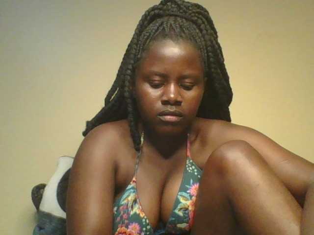 Loviett52 live cam on BongaCams