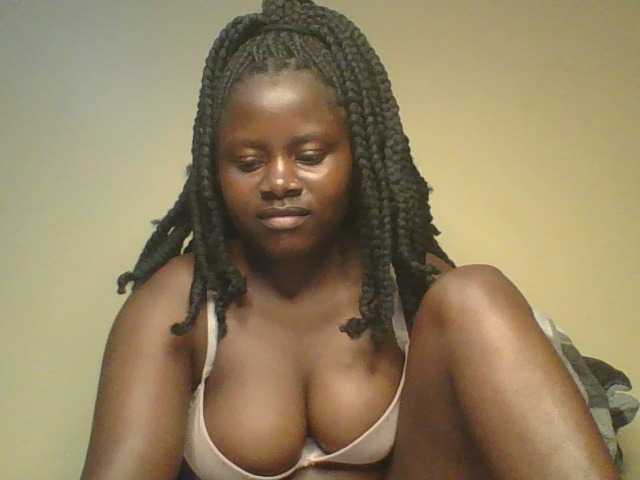 Loviett52 live cam on BongaCams