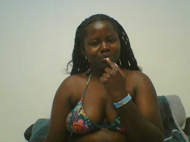 Loviett52 live cam on BongaCams