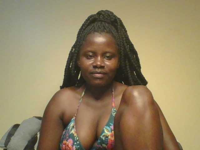 Loviett52 live cam on BongaCams