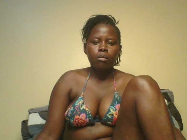 Loviett52, live now on BongaCams
