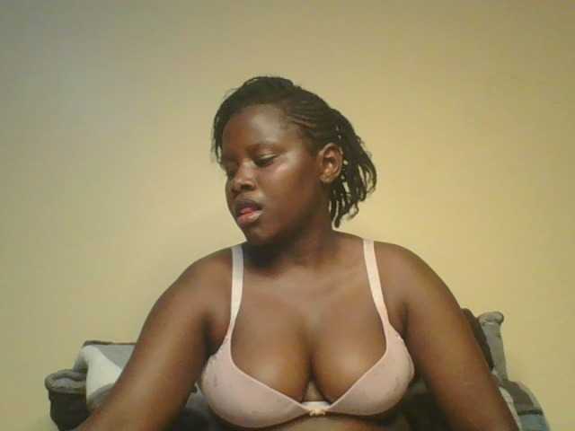 Loviett52, en vivo ahora en BongaCams
