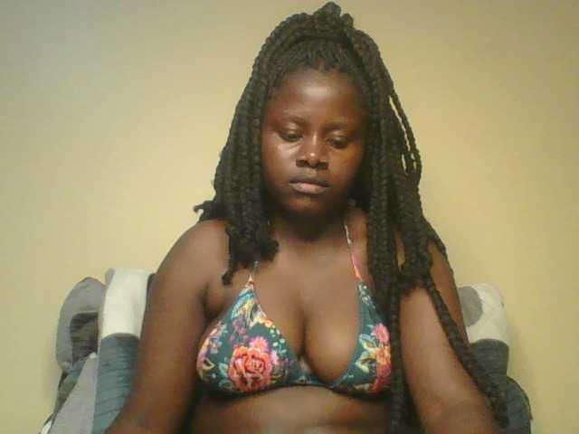Loviett52 live cam on BongaCams