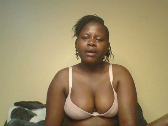 Loviett52 live cam on BongaCams