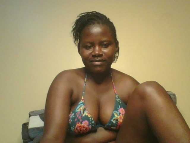 Loviett52, live now on BongaCams