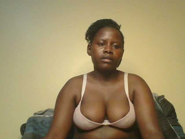 Loviett52 live cam on BongaCams