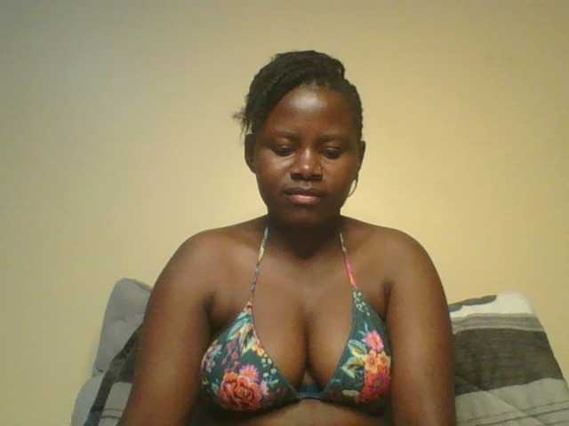 Loviett52 webcam bongacams model stream image