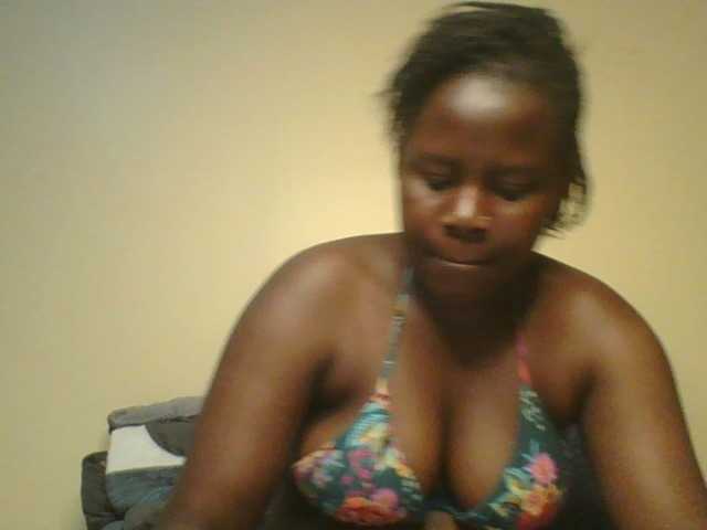 Loviett52, live now on BongaCams