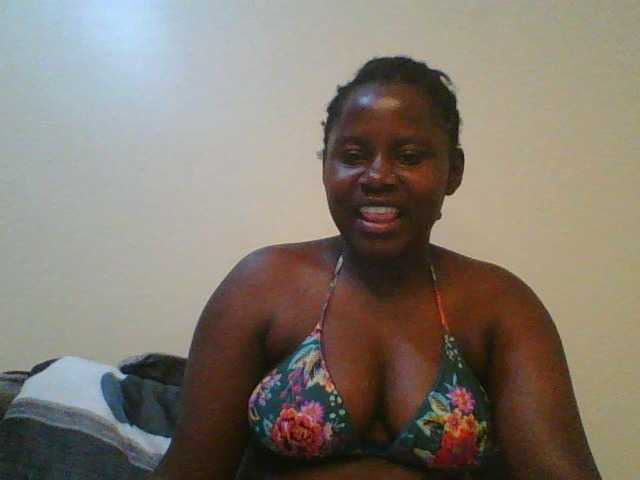 Loviett52 live cam on BongaCams