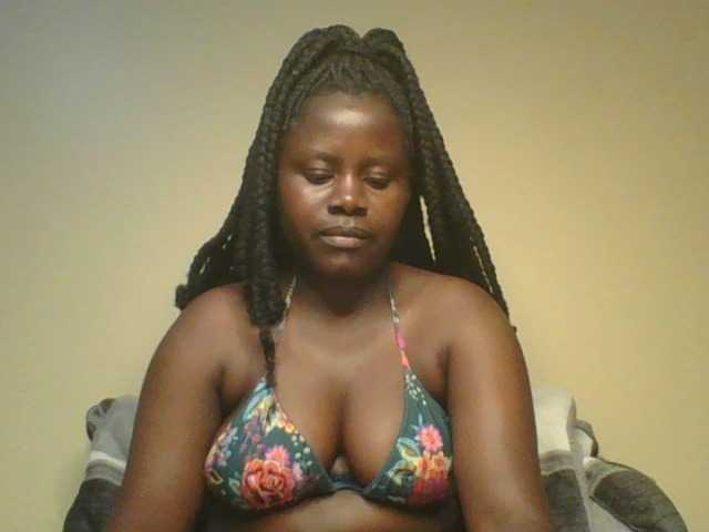 Loviett52 live cam on BongaCams
