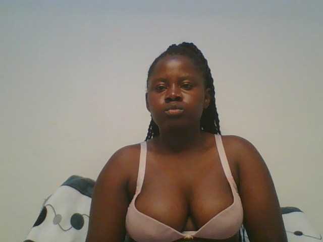 Loviett52 live cam on BongaCams