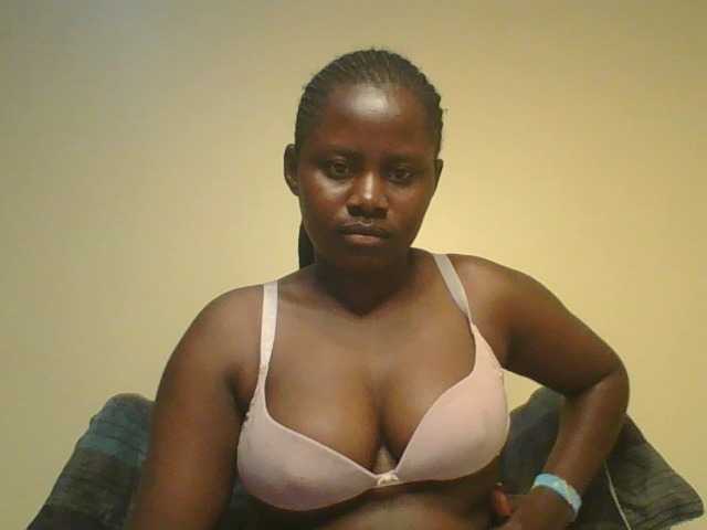 Loviett52 live cam on BongaCams