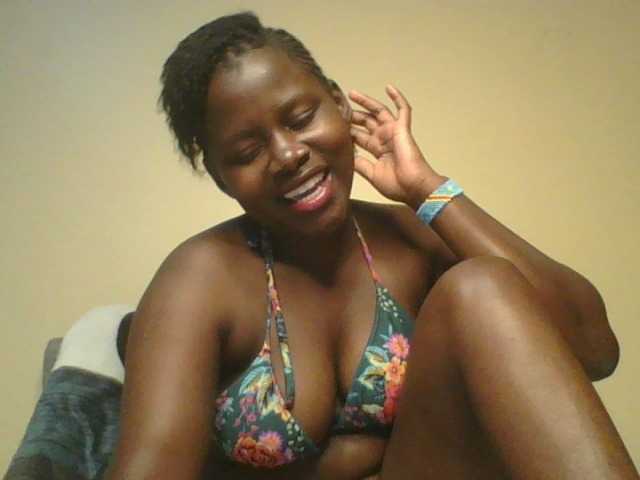 Loviett52 live cam on BongaCams