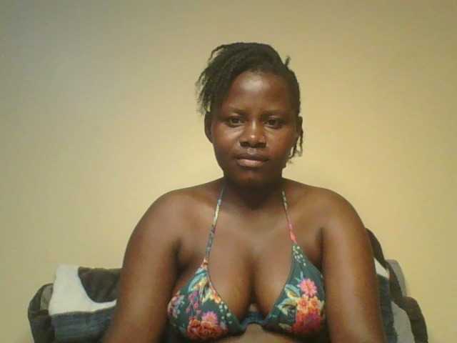 Loviett52, en vivo ahora en BongaCams