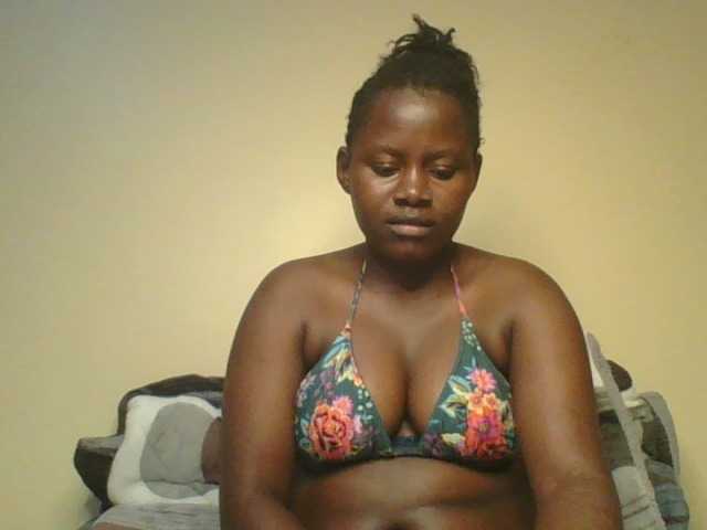 Loviett52 live cam on BongaCams