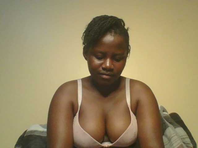 Loviett52 webcam bongacams model stream image