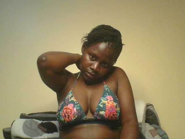 Loviett52 webcam bongacams model stream image
