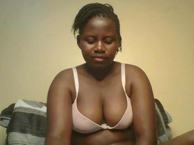 Loviett52 live cam on BongaCams