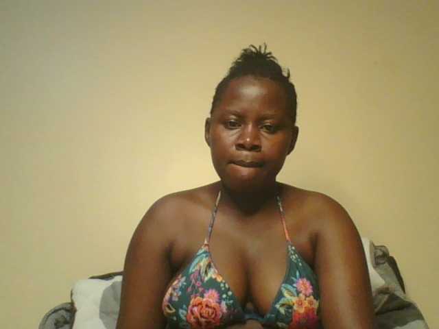Loviett52 live cam on BongaCams