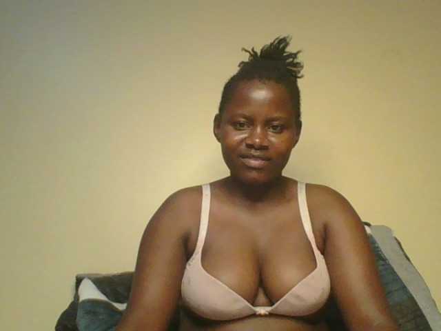 Loviett52 live cam on BongaCams