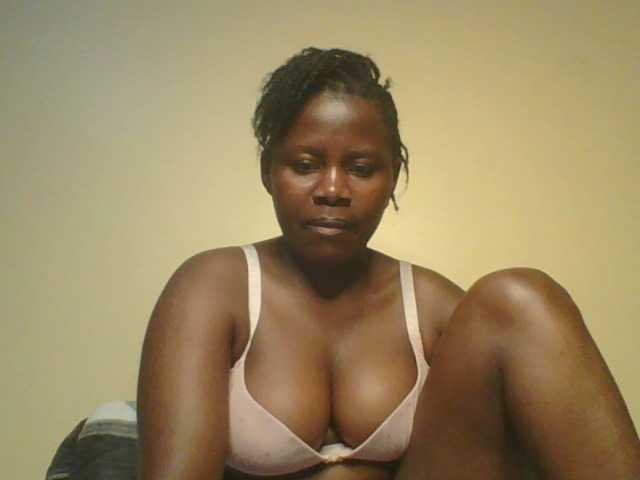 Loviett52 webcam bongacams model stream image